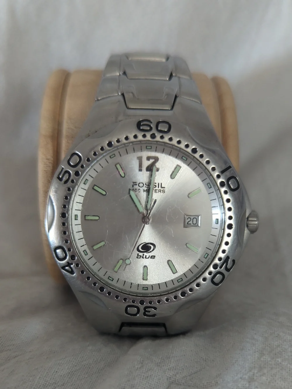 Vintage Fossil Blue AM-3572 Men's Sport Watch - Silver Sunburst Dial 100M